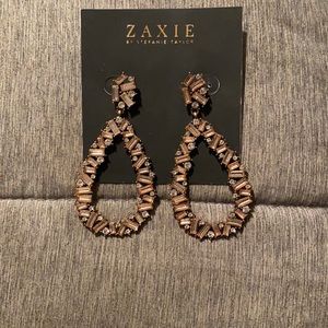 Gorgeous statement earrings peach tone stones NWT